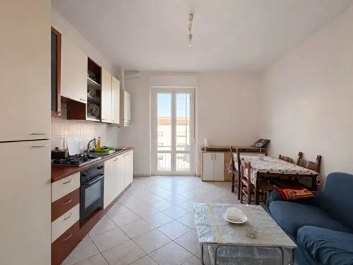 Appartamento trilocale in vendita in Via Luigi Farini, Piacenza