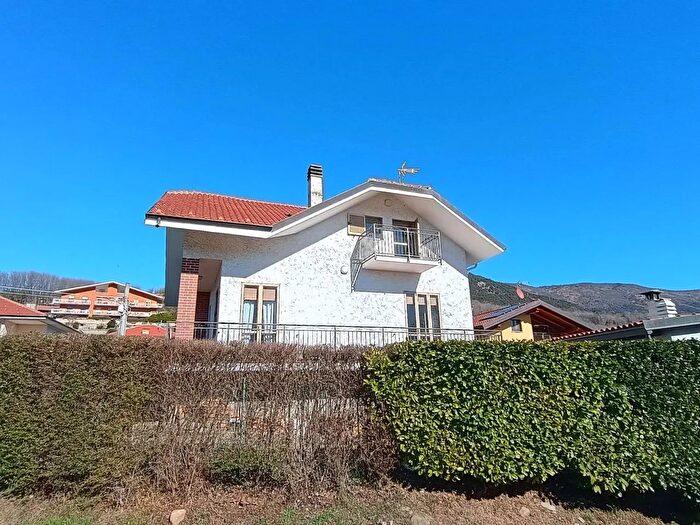 Case in Vendita e in Affitto - 2