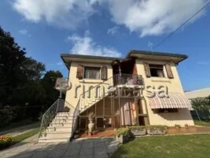 Appartamento con 7 locali in vendita in Via Cavino, Martellago