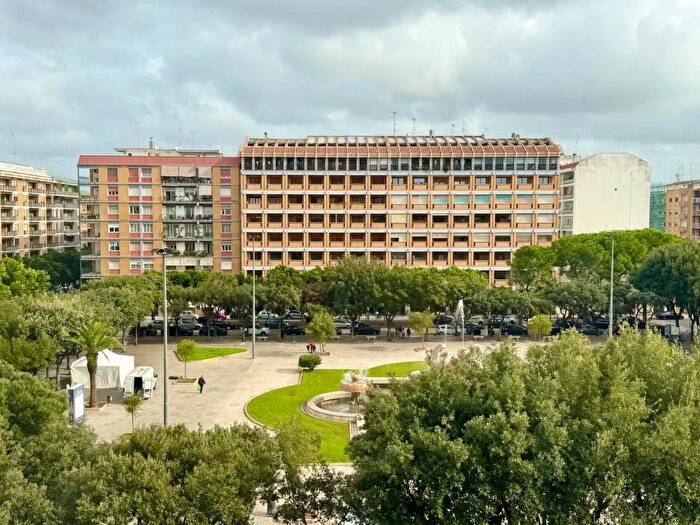 Appartamento con 6 locali in vendita in Piazza Giuseppe Mazzini, Lecce