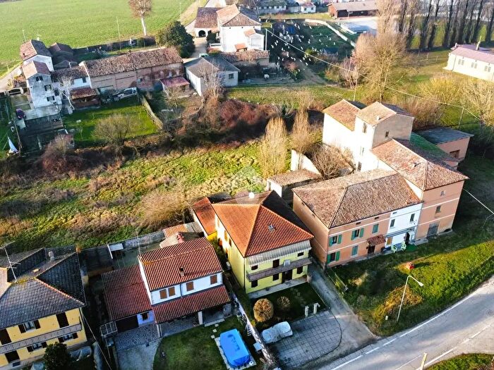 Casa con 5 locali in vendita in Via Molinara, Bagnolo San Vito