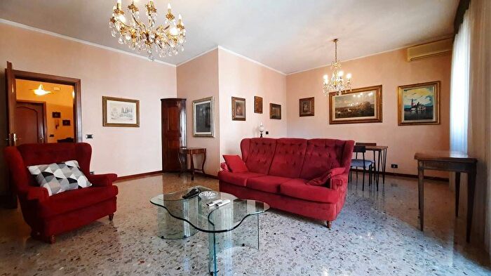 Appartamento trilocale in affitto in Pubblico Passeggio, Piacenza