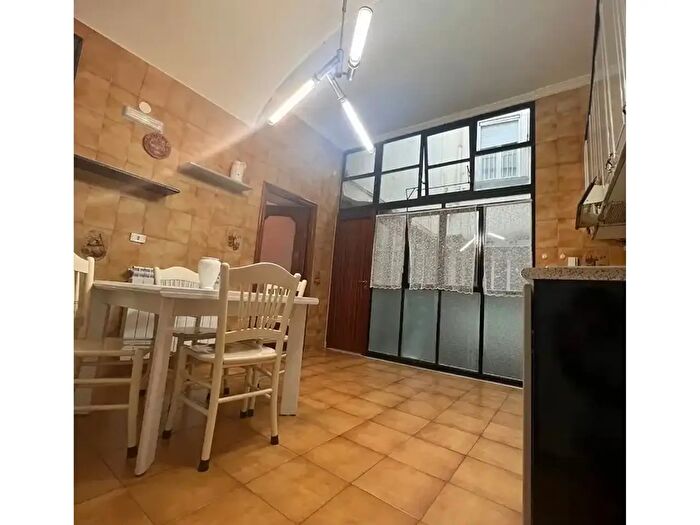 Appartamento monolocale in affitto in Vico Sergente Maggiore, Napoli