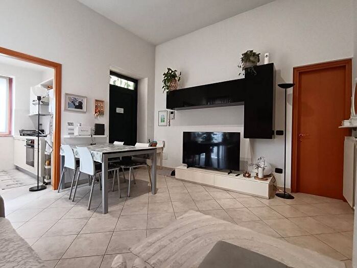 Appartamento trilocale in affitto in Piazza Alessandro Manzoni, San Michele, Busto Arsizio