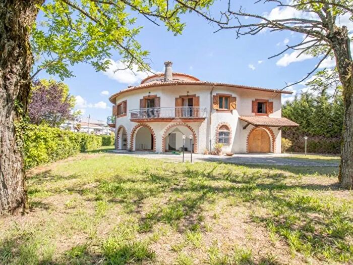 Casa con 6 locali in vendita in Via dell'Informatica, Rieti