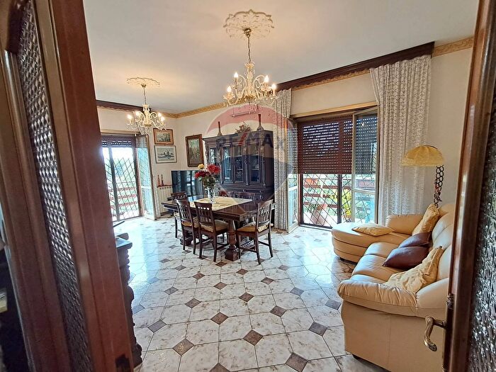 Appartamento con 5 locali in vendita in Via Acqua Felice, Zagarolo