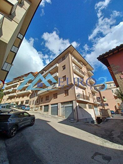 Appartamento con 7 locali in vendita in Ascoli Piceno