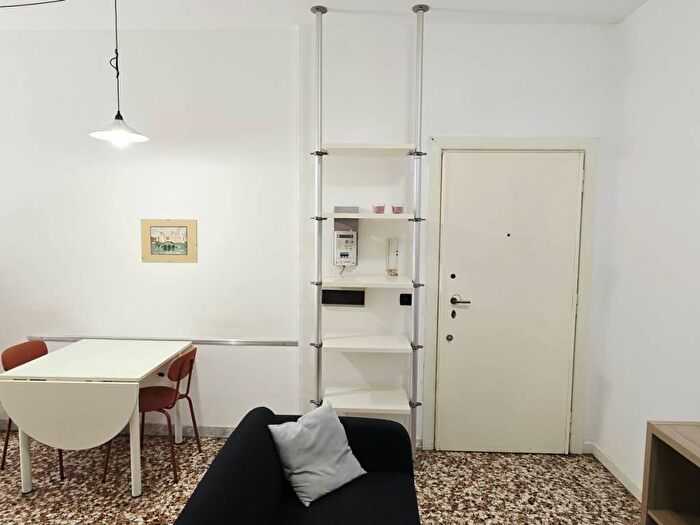 Appartamento trilocale in affitto in Via Arezzo, Bignami Ponale, Milano