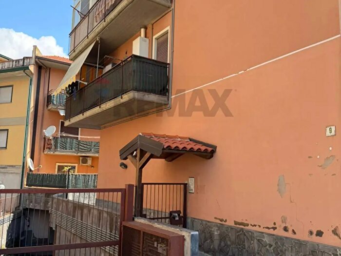 Appartamento quadrilocale in vendita in Vico Olivella, Camporotondo Etneo