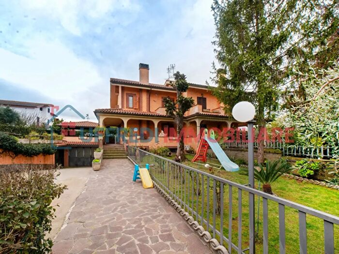 Casa con 6 locali in vendita in Piazzale Pietro Nenni, Ariccia