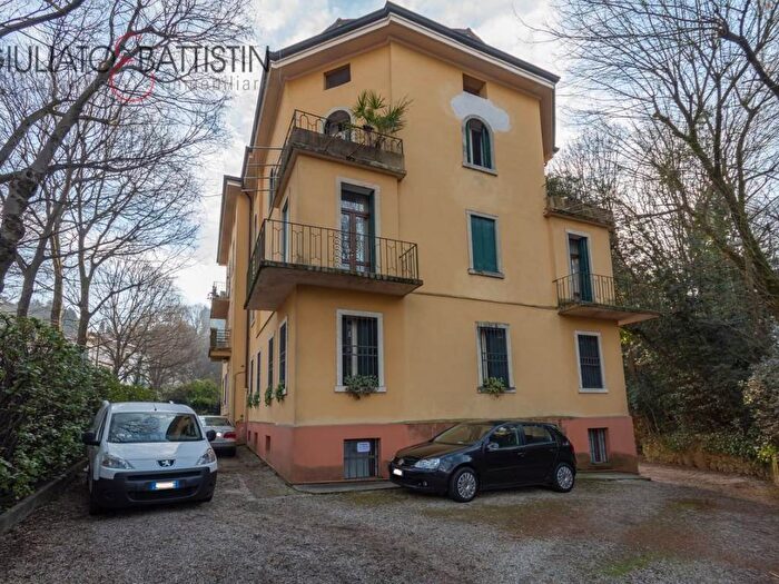 Appartamento trilocale in affitto in Viale X Giugno, Monte Berico, Vicenza