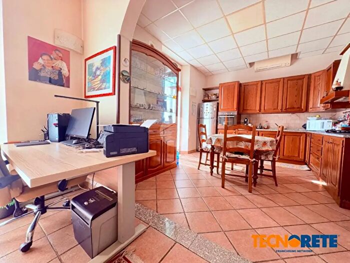 Appartamento trilocale in vendita in Via Buonviaggio, La Spezia