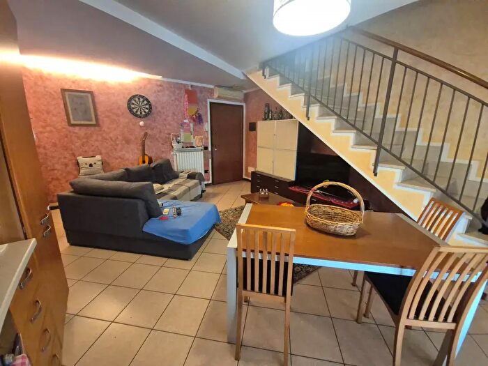Appartamento trilocale in vendita in Via La Risorta, Villafranca Di Verona