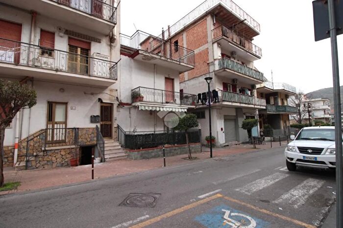 Appartamento trilocale in vendita in Via Botta, Siano