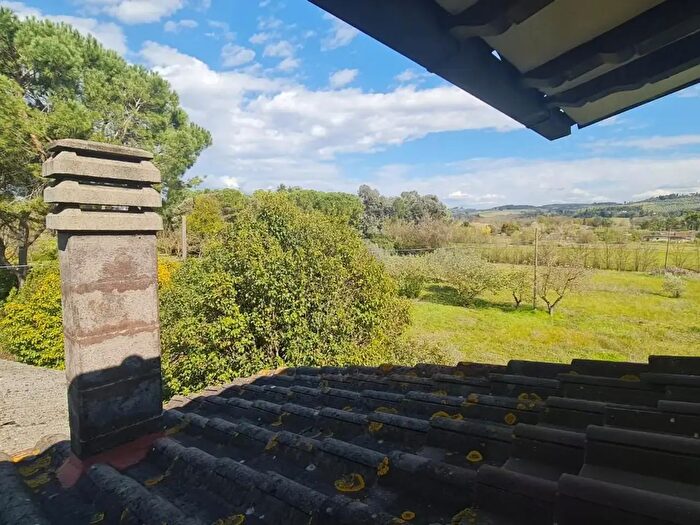 Casa con 6 locali in vendita in Empoli