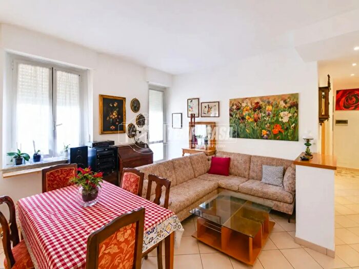 Appartamento trilocale in vendita in Via Papa Giovanni Paolo II, Cantu