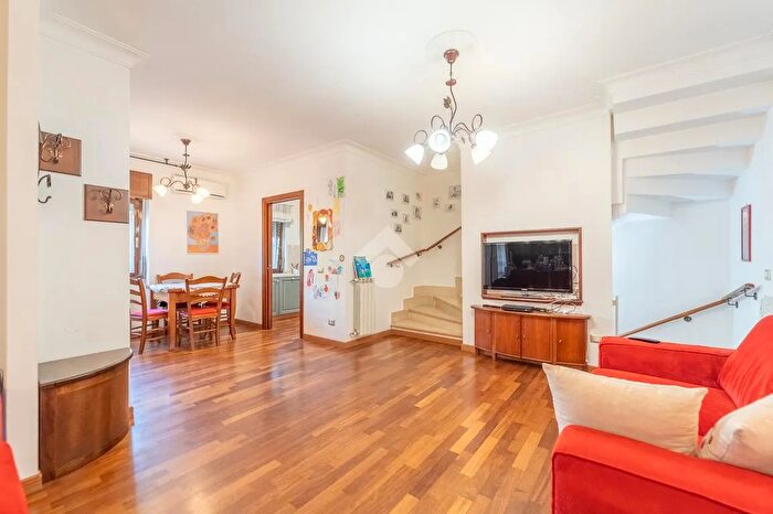 Casa trilocale in vendita in Via Tivoli, Guidonia Montecelio