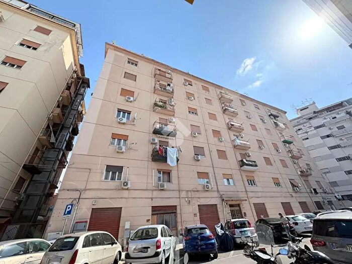 Appartamento quadrilocale in vendita in Via Ammiraglio Millo, Palermo