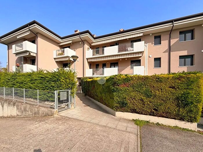 Appartamento trilocale in vendita in Via Primo Maggio, Caldiero