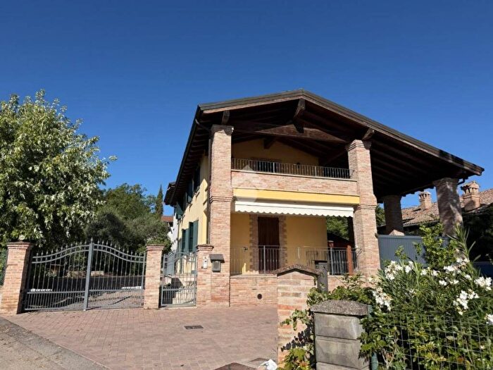 Casa quadrilocale in affitto in Via Gagliardella, Maranello