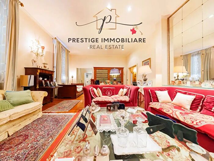 Appartamento con 5 locali in vendita in Livorno