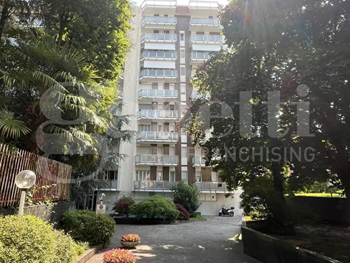 Appartamento trilocale in vendita in Via Giuseppe Ripamonti, Milano