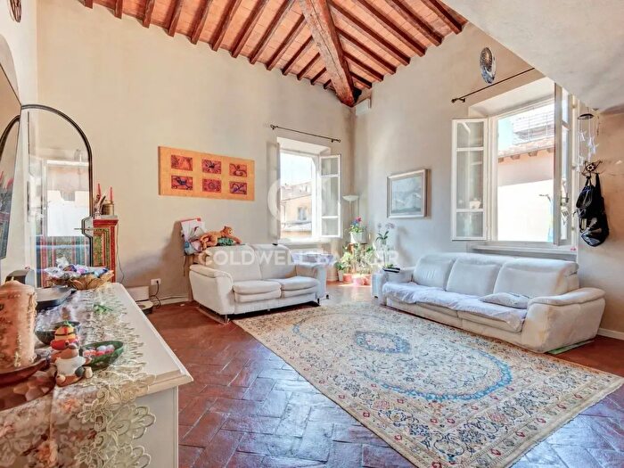 Appartamento con 5 locali in vendita in Via Roma, Portoferraio