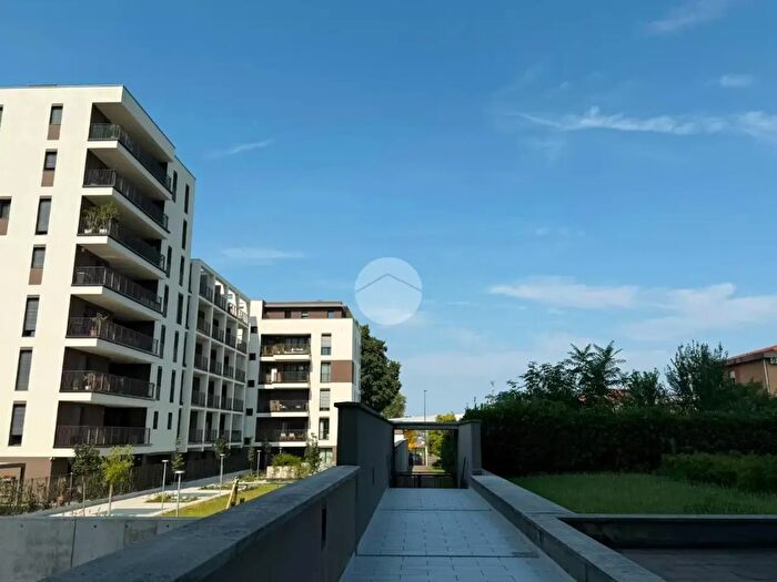 Appartamento monolocale in vendita in Piazza Tirana, Milano