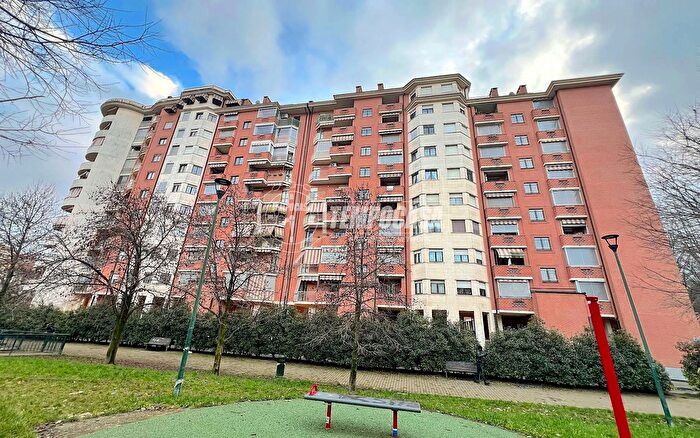 Appartamento quadrilocale in vendita in Via Verolengo, Torino