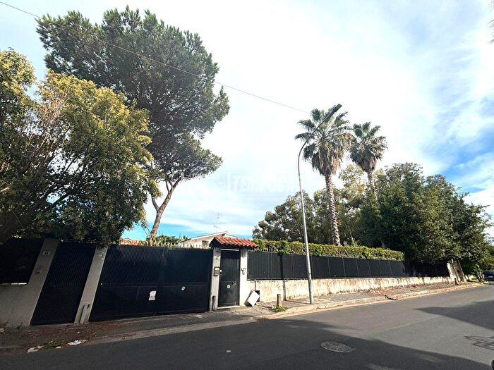 Casa con 14 locali in vendita in Via Milano TorrettaScalzapecora, Villaricca