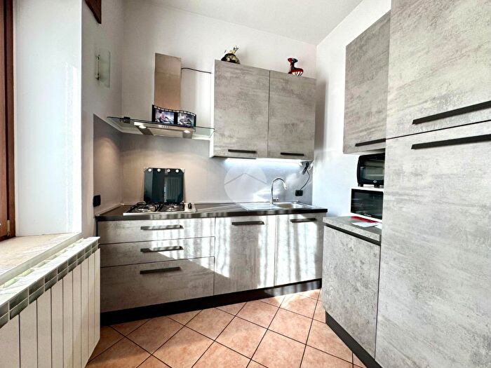 Appartamento trilocale in vendita in Piazza Roma, Torbole Casaglia