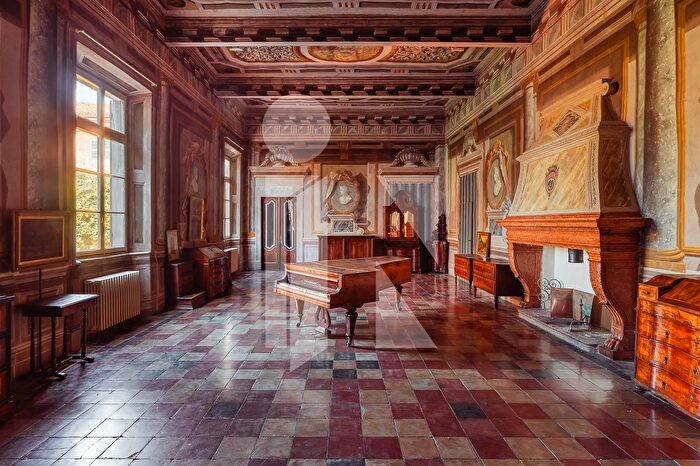 Appartamento con 8 locali in vendita in Mantova