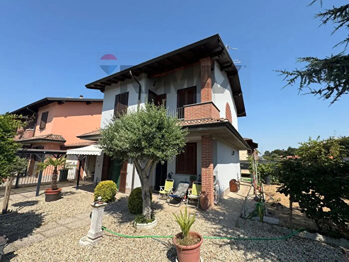 Casa quadrilocale in vendita in Via San Zino E, Dorno