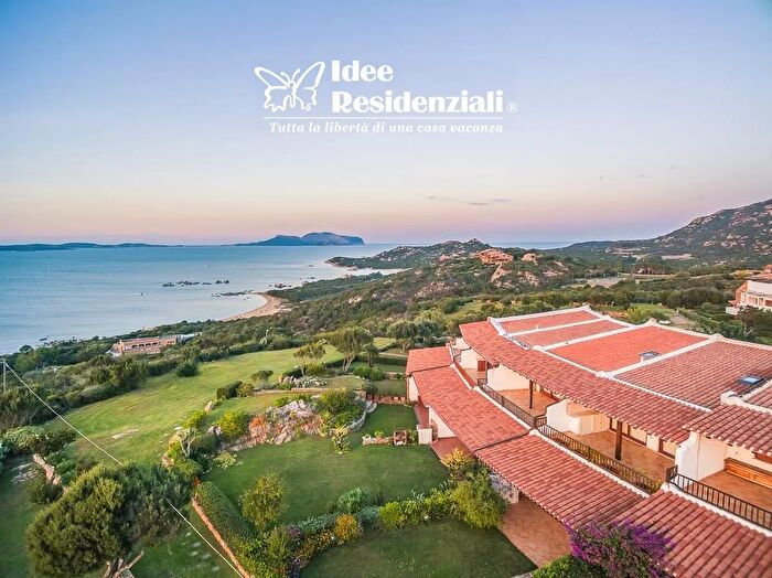 Casa con 5 locali in vendita in Capo Ceraso, Olbia