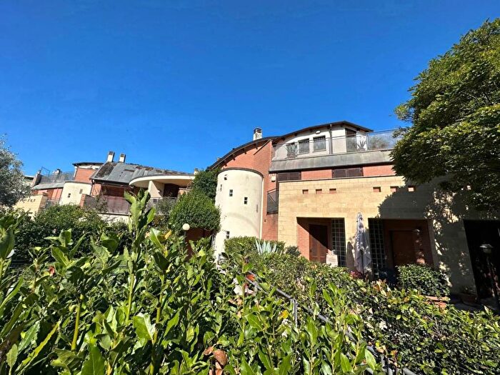 Casa con 5 locali in affitto in Villetta su tre livelli in via Grabher, Borgo Rivo, Terni