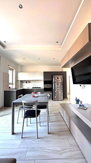 Appartamento trilocale in vendita in Napoli