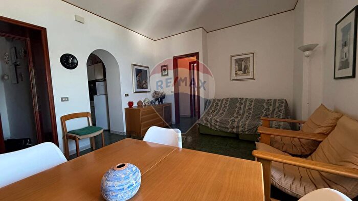 Appartamento trilocale in vendita in Via Porta di Basso, Peschici