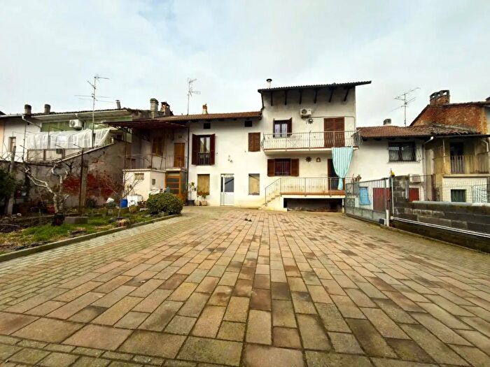 Casa con 9 locali in vendita in Via Quattro Novembre, Rive