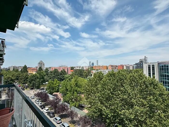 Appartamento trilocale in vendita in Via Pasquale Fornari, Milano