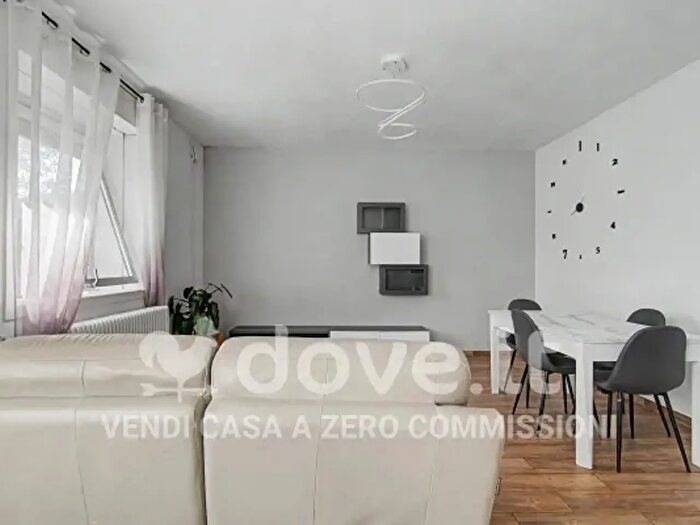 Case in Vendita e in Affitto - 3