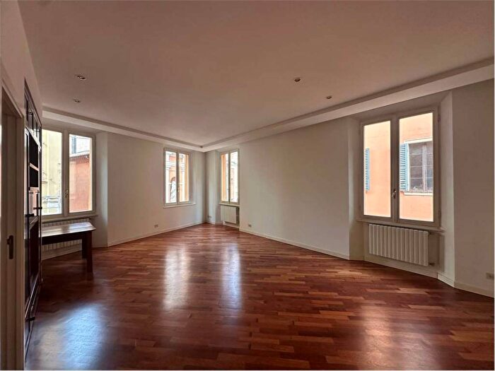 Appartamento trilocale in affitto in Via Ruggera, Centro Storico, Modena