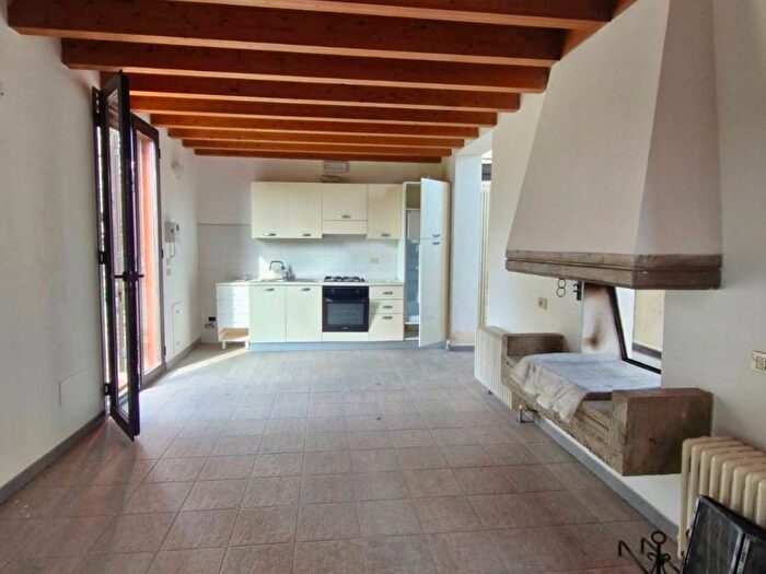 Casa quadrilocale in affitto in Centro, Masi Torello