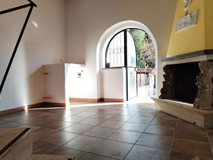 Appartamento trilocale in vendita in Via Fontapresso, Mentana