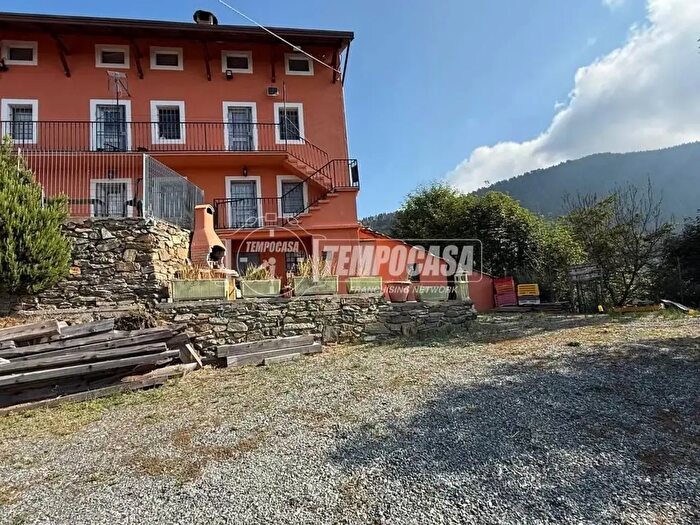 Casa con 6 locali in vendita in Borgata Mompellato Tricetto, Rubiana