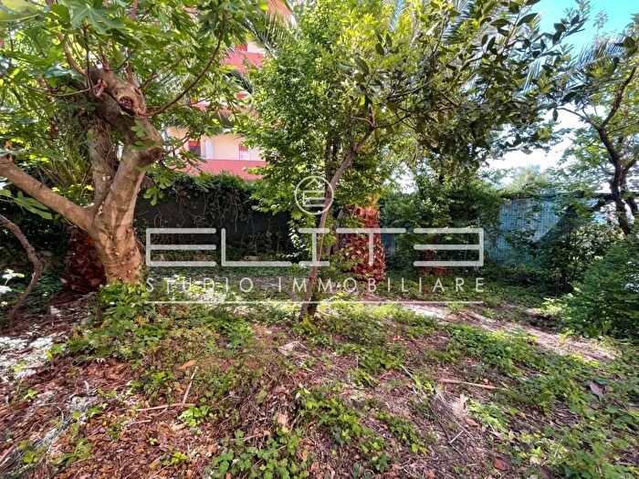 Appartamento quadrilocale in vendita in Via Emilia, Falconara Marittima