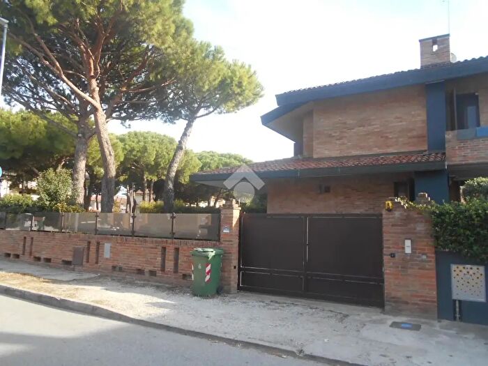 Casa quadrilocale in vendita in Via G Mameli, Comacchio