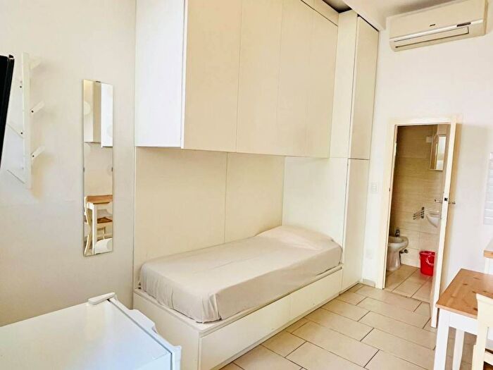 Appartamento monolocale in affitto in Via Carroccio, Corso Genova, Milano