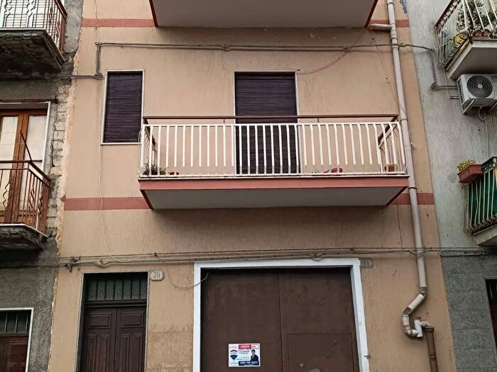 Casa con 6 locali in vendita in Via San Francesco d'Assisi, Militello In Val Di Catania
