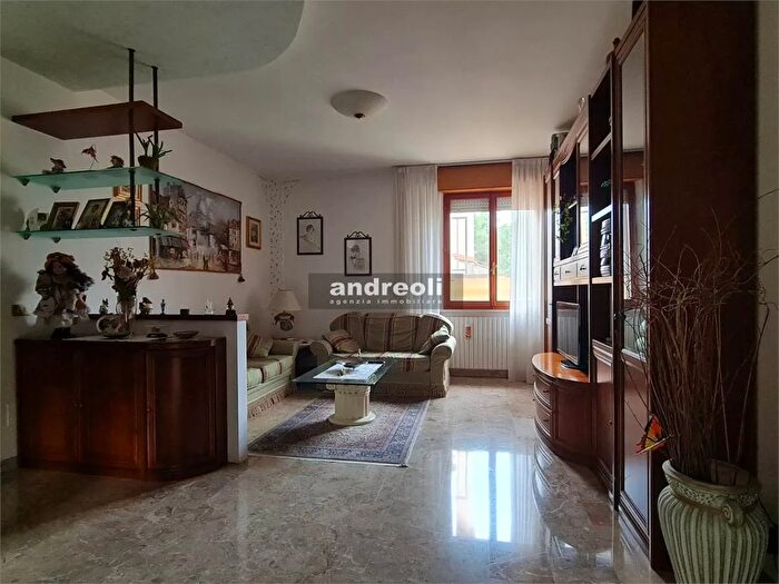 Appartamento con 5 locali in vendita in Belvedere Ostrense