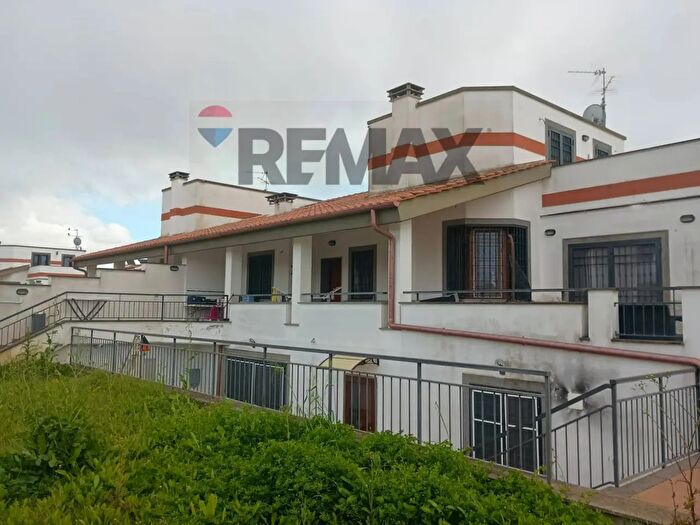 Casa con 6 locali in vendita in Roma